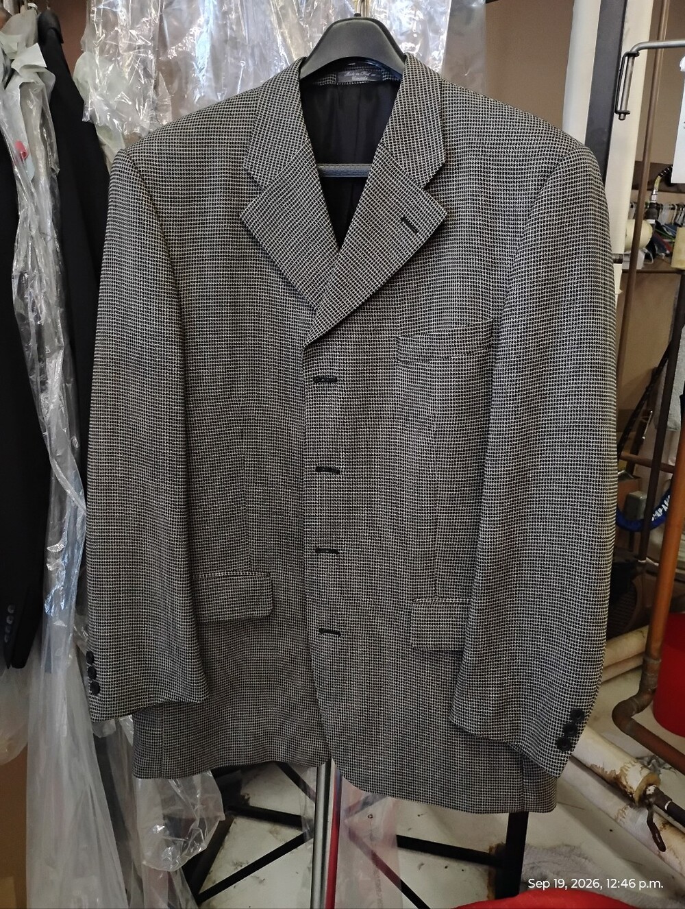 Classic Wool Houndstooth Sport Coat - Black & White
